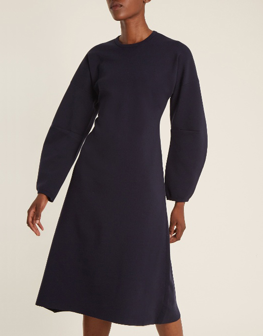 Платье со спущенной линией плеча и широким рукавом, выкройка Grasser №548