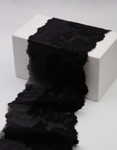 50478 Вышивка на сетке эластичная цвет черный 13,5 см