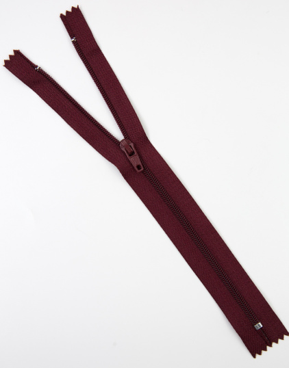Молния пластиковая витая с металлическим замком цвет Тёмно-бордовый, Тип3, 20 см