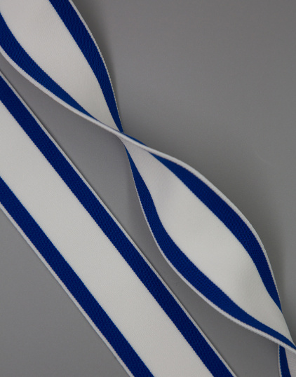 Резинка декоративная цвет Белый с синими полосами, 35 мм